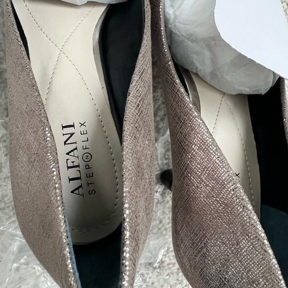 NIB Alfani StepNFlex fit 8W - Picture 3 of 6